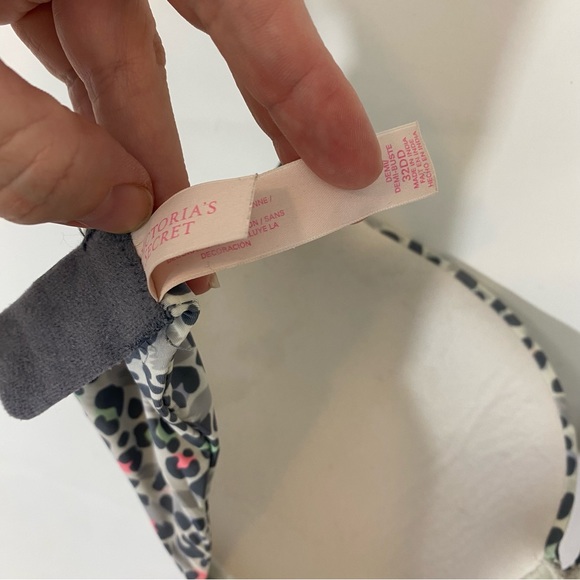 Victoria’s Secret Bra Dream Angels Lined Demi Grey-Pink Cheetah Print 32DD - Picture 3 of 4